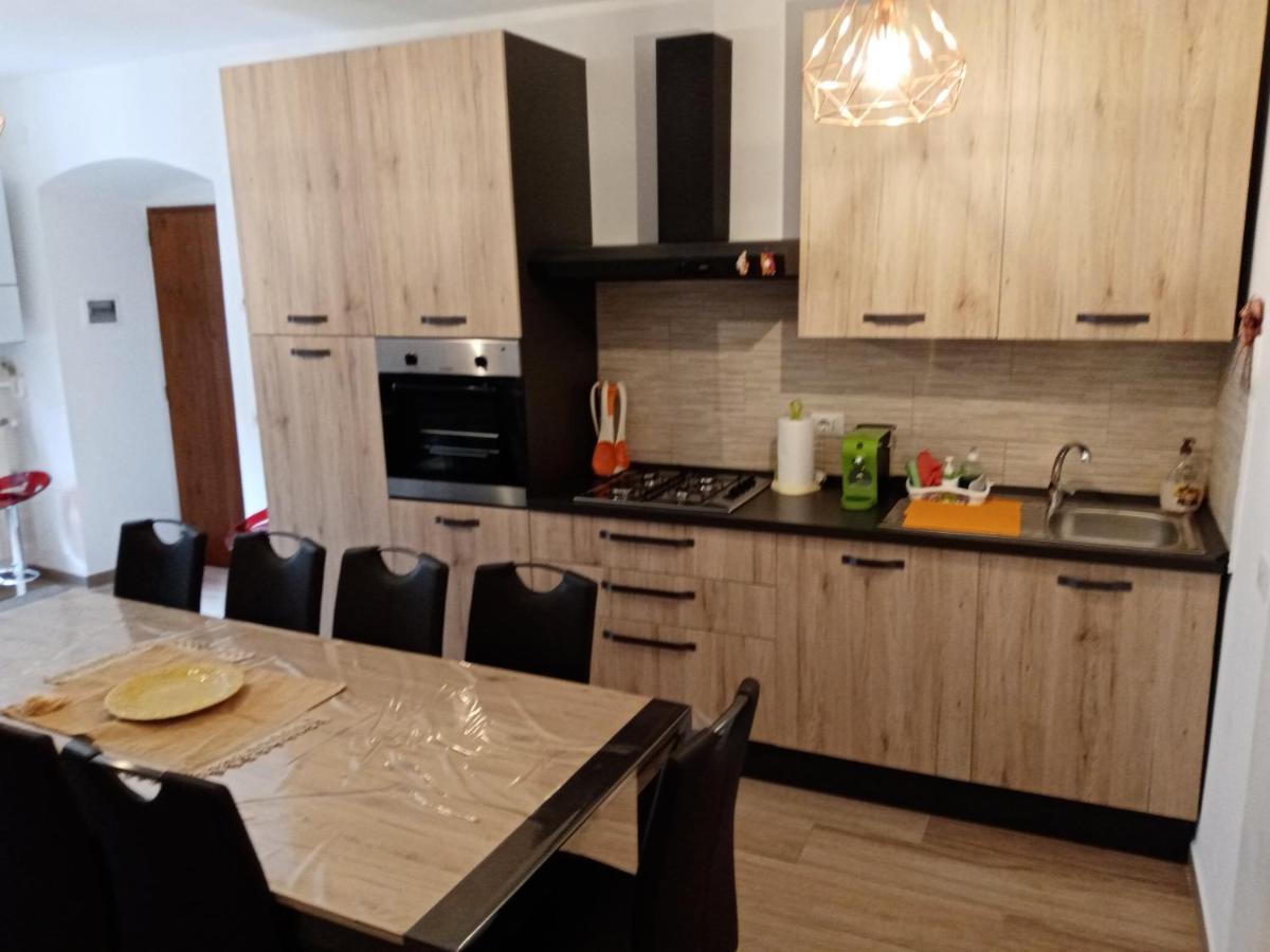 Appartement La Dimora Di Pietra à Gubbio Extérieur photo