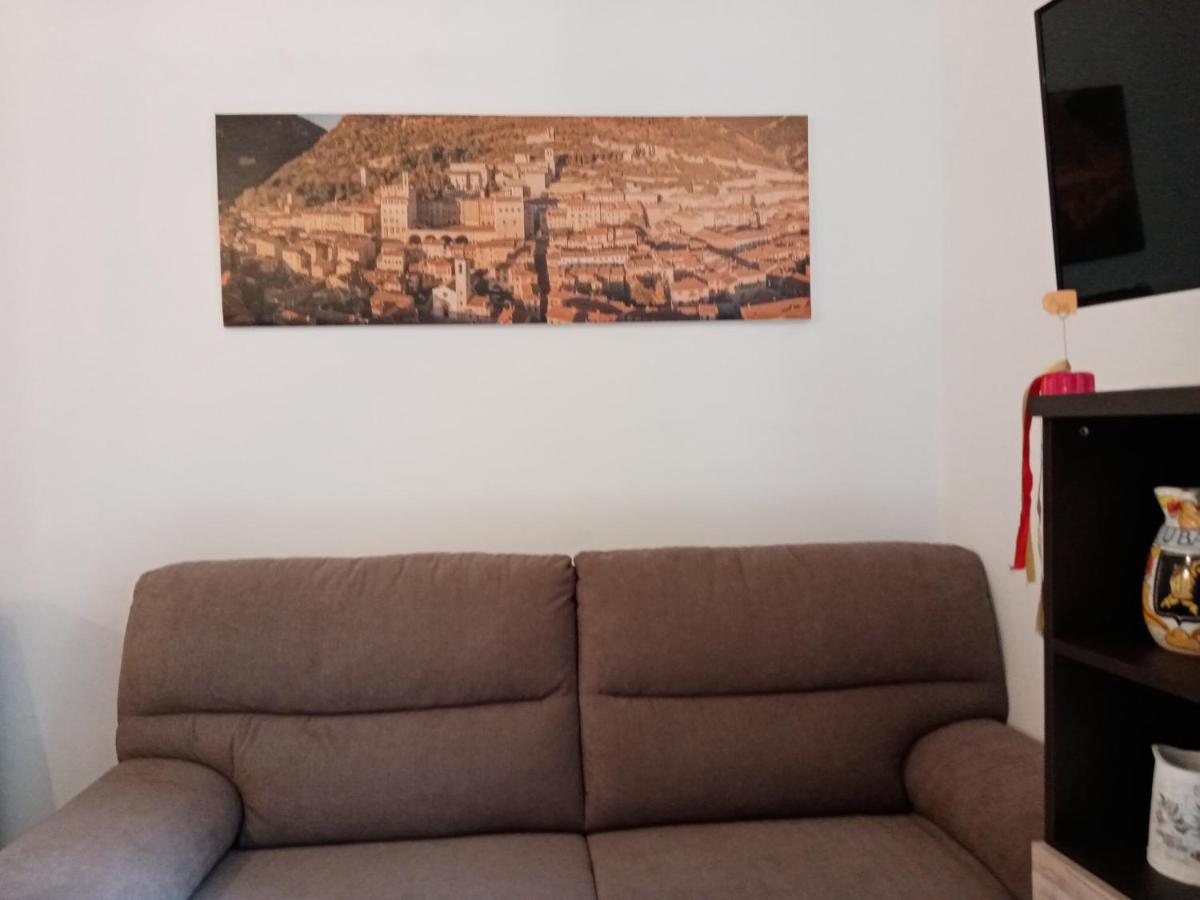 Appartement La Dimora Di Pietra à Gubbio Extérieur photo