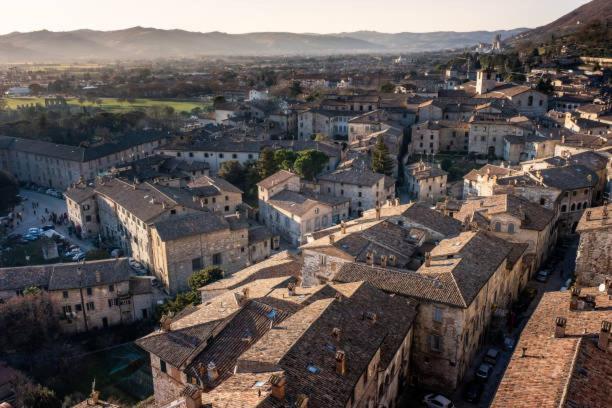 Appartement La Dimora Di Pietra à Gubbio Extérieur photo