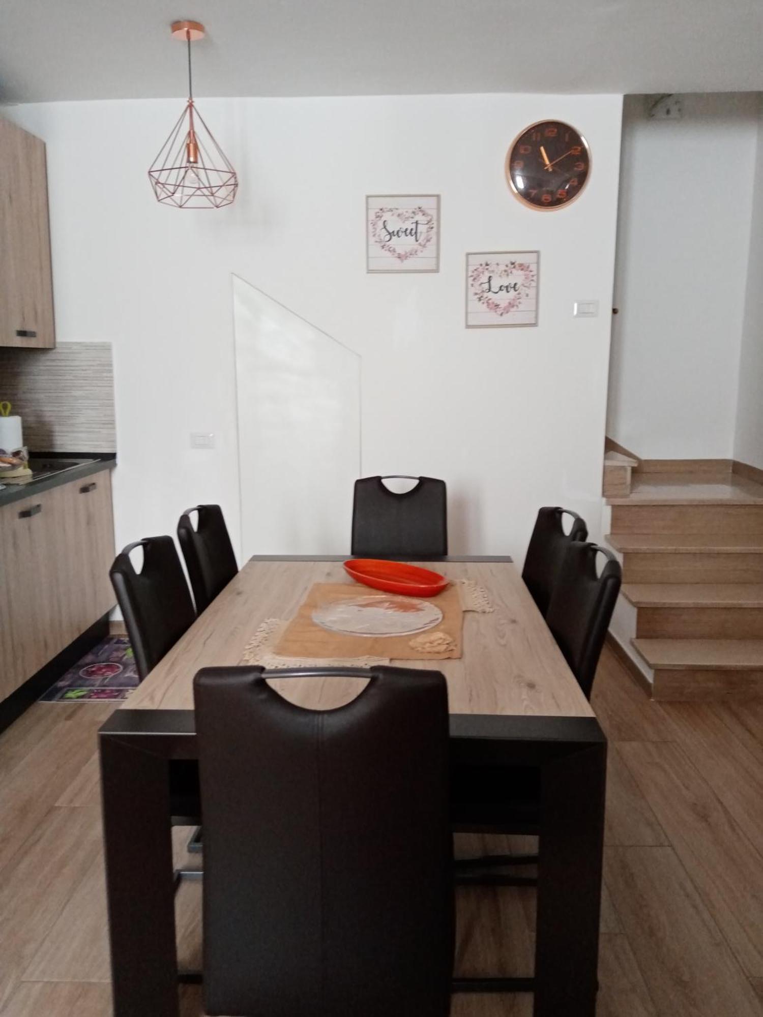 Appartement La Dimora Di Pietra à Gubbio Extérieur photo