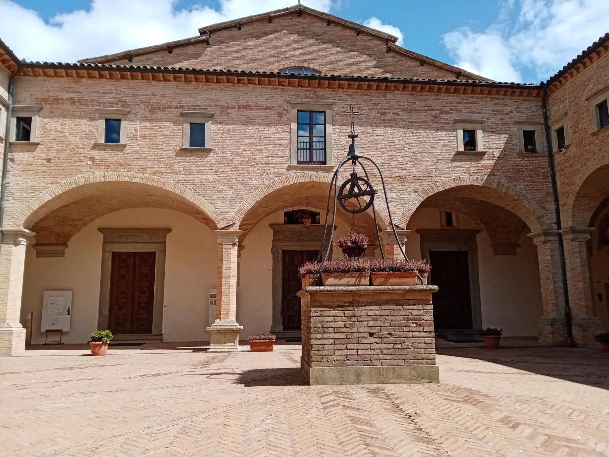 Appartement La Dimora Di Pietra à Gubbio Extérieur photo